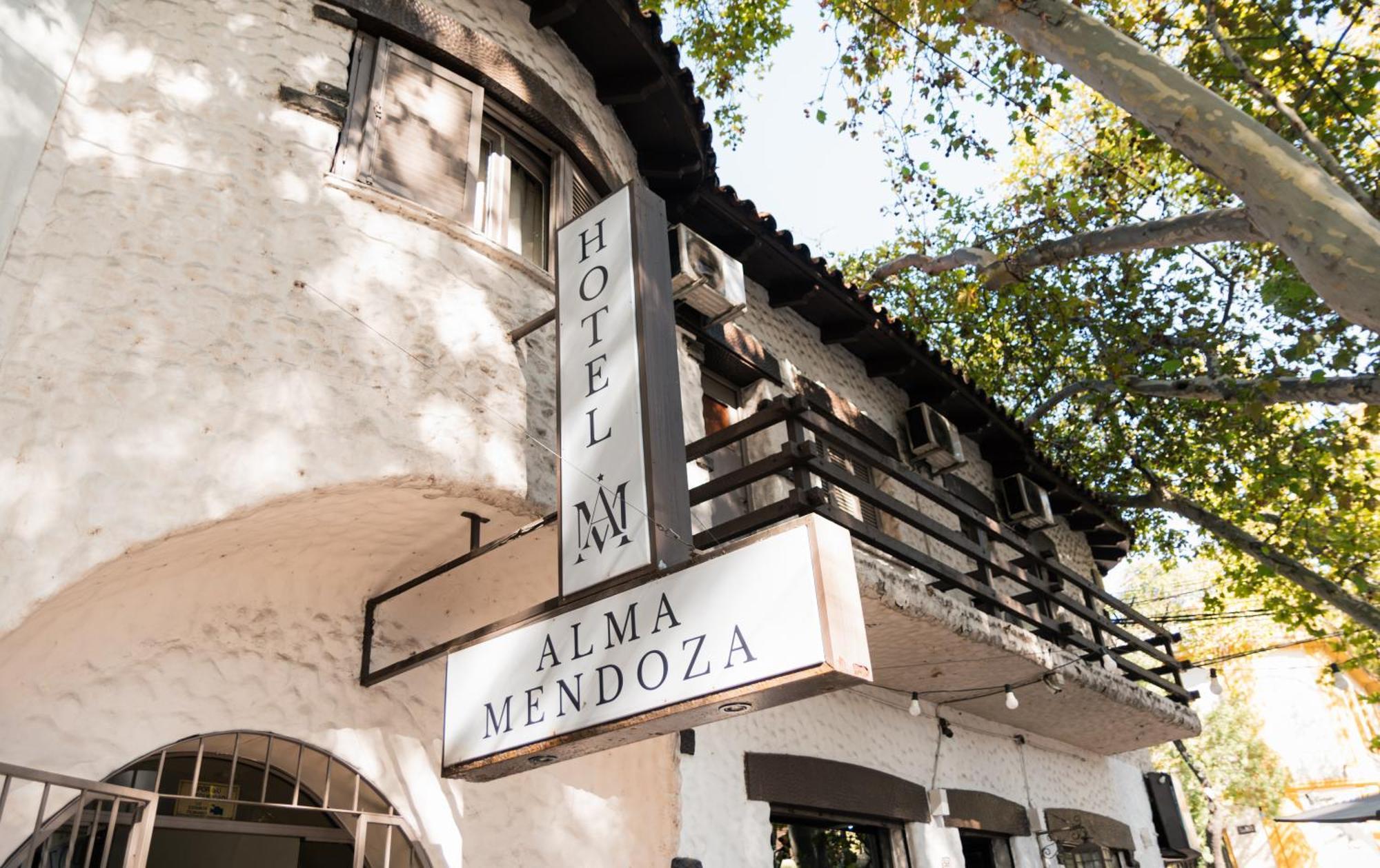 Alma Mendoza Hotel エクステリア 写真